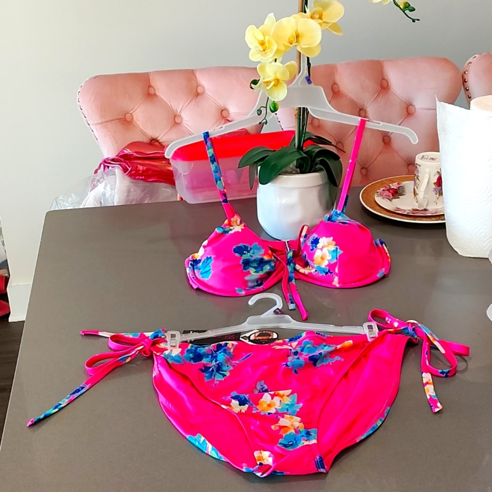 Plus Floral Bikini👙🏖️